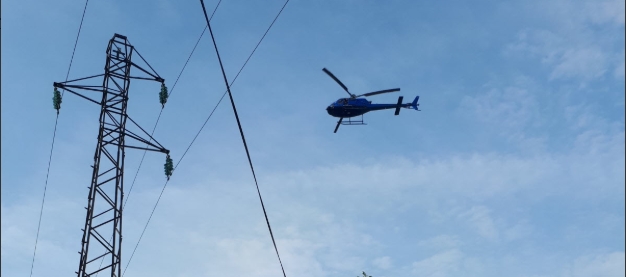 You are currently viewing Diagnostic par hélicoptère des réseaux électriques du village