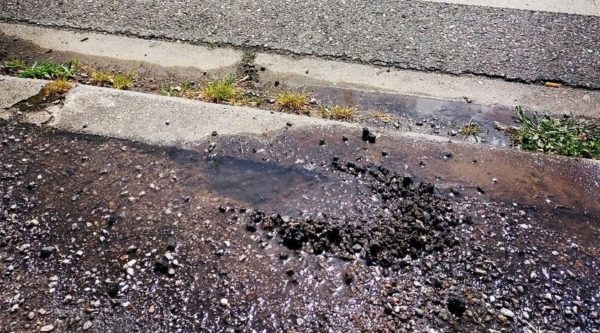 Lire la suite à propos de l’article Fuite d’eau Rue Jacques Callot !