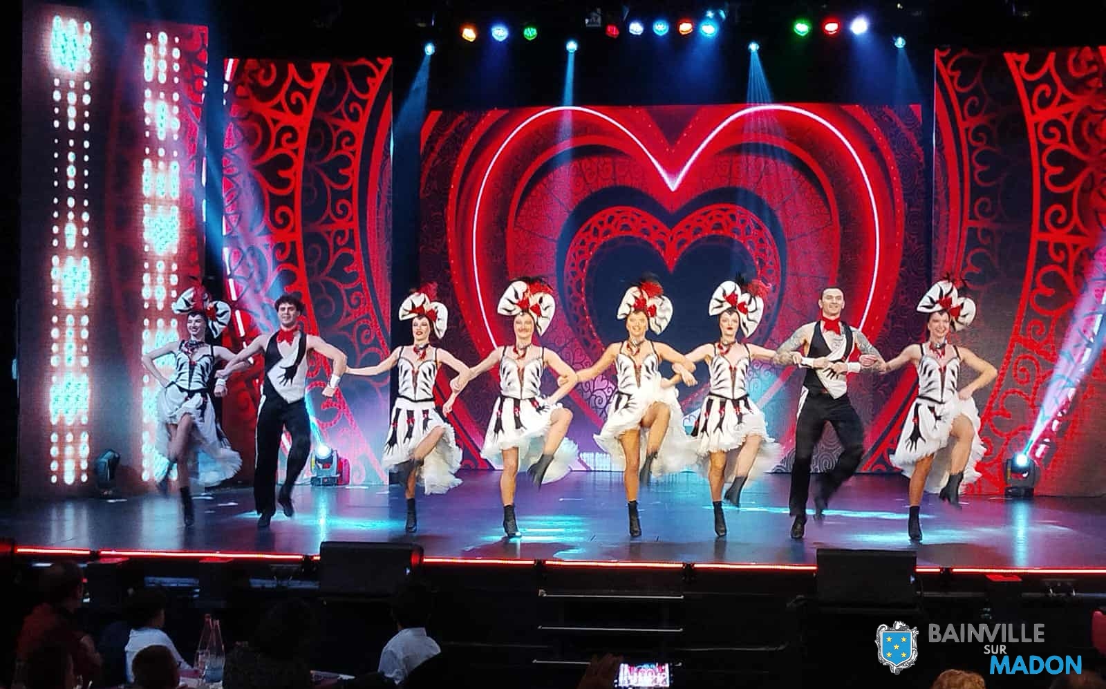 Lire la suite à propos de l’article Les Aînés de sortie au cabaret « Le Paradis des Sources » (16 nov. 2025)