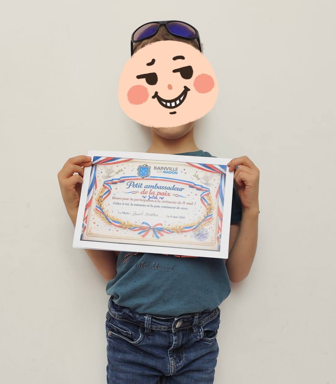 You are currently viewing Cérémonie du 8 mai 2026 : Remise des diplômes « Petit ambassadeur de la Paix »