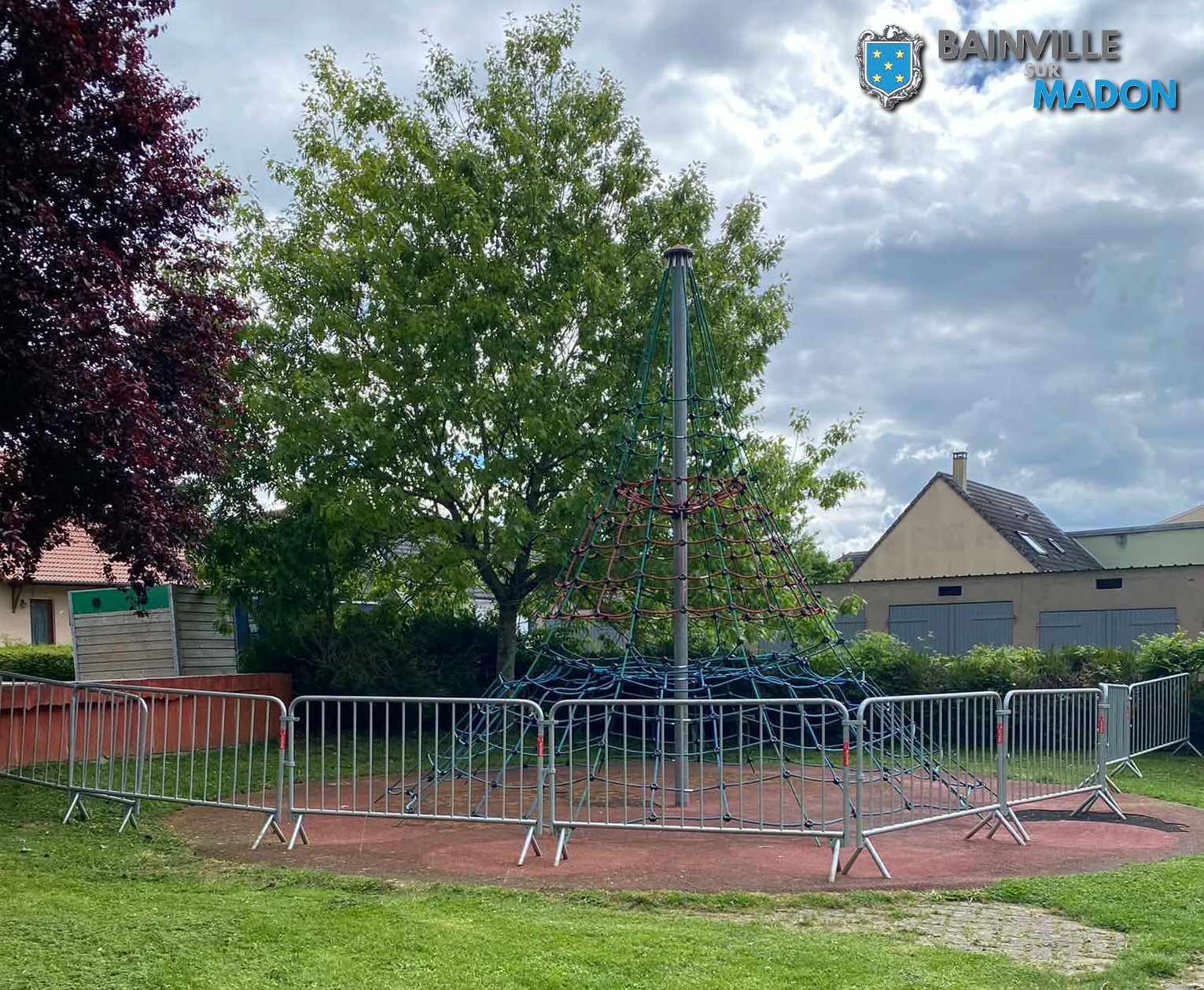 You are currently viewing L&rsquo;Araignée du Square Dupont dangereuse !
