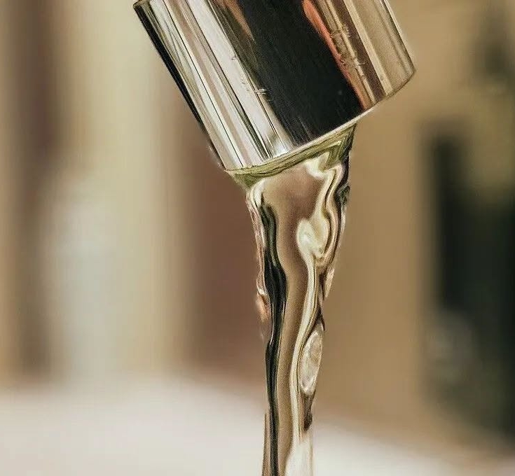 Lire la suite à propos de l’article L&rsquo;eau du robinet trouble et noire !