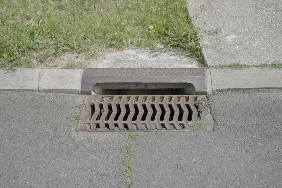 You are currently viewing Arrêté municipal portant interdiction de stationnement avec modification des règles de circulation pour travaux de rénovation des avaloirs (jusqu&rsquo;au 10 novembre 2026)
